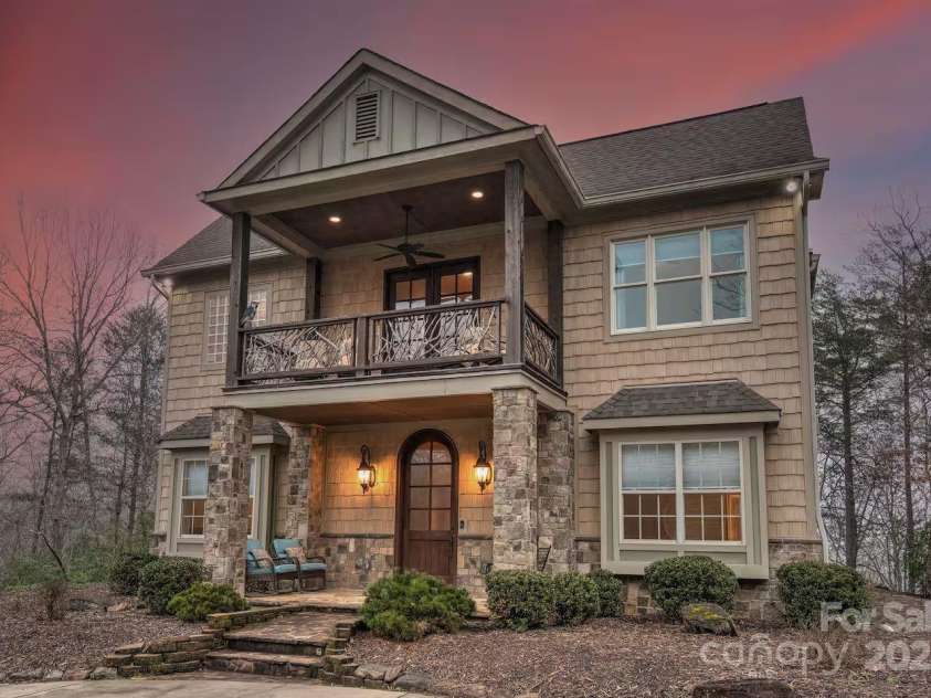 376 Grandview Drive, Lake Lure, NC 28746.  MLS# CAR4286167, YatesRealty ID 2005. 