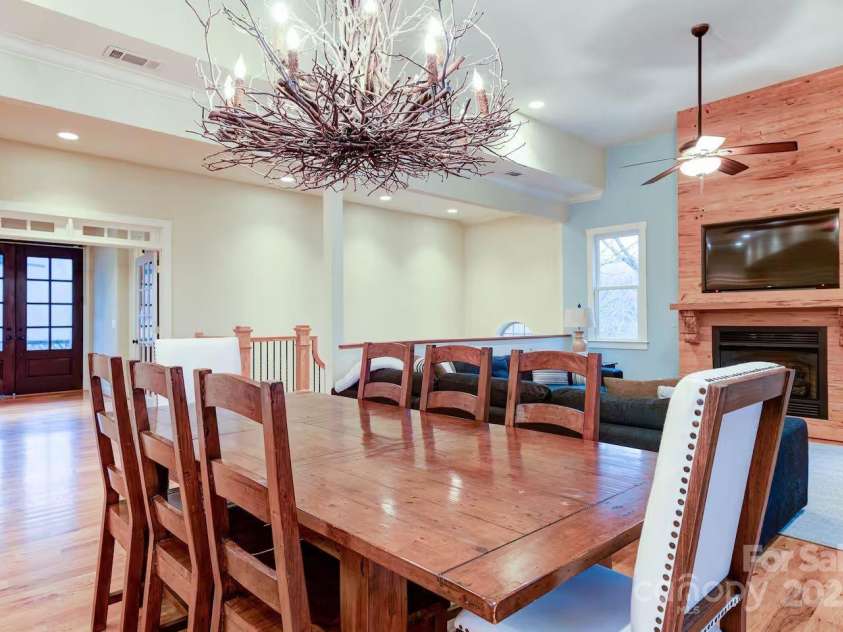 376 Grandview Drive, Lake Lure, NC 28746.  MLS# CAR4286167, YatesRealty ID 2005. 