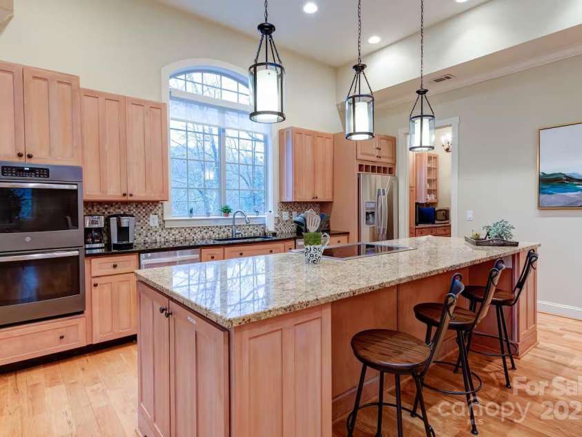 376 Grandview Drive, Lake Lure, NC 28746.  MLS# CAR4286167, YatesRealty ID 2005. 