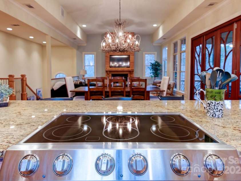 376 Grandview Drive, Lake Lure, NC 28746.  MLS# CAR4286167, YatesRealty ID 2005. 