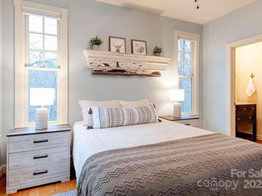 376 Grandview Drive, Lake Lure, NC 28746.  MLS# CAR4286167, YatesRealty ID 2005. 