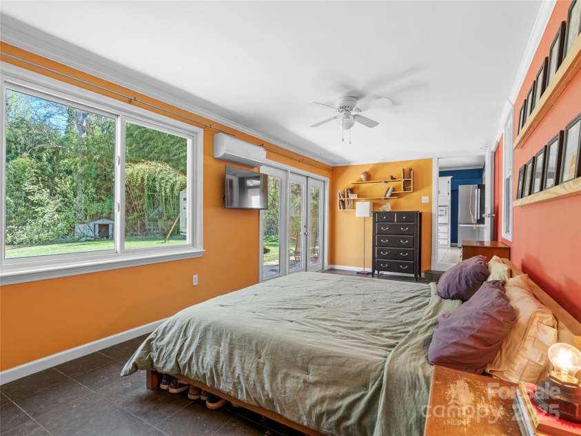 234 Monte Vista Road, Candler, NC 28715.  MLS# CAR4228633, YatesRealty ID 20050. 