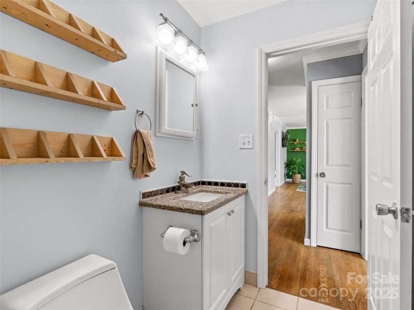 234 Monte Vista Road, Candler, NC 28715.  MLS# CAR4228633, YatesRealty ID 20050. 