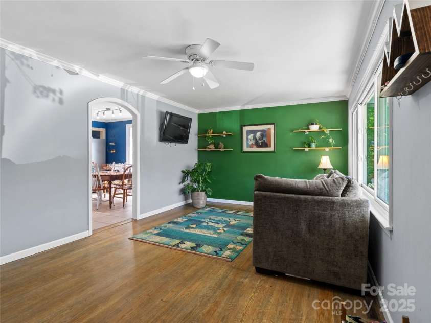 234 Monte Vista Road, Candler, NC 28715.  MLS# CAR4228633, YatesRealty ID 20050. 