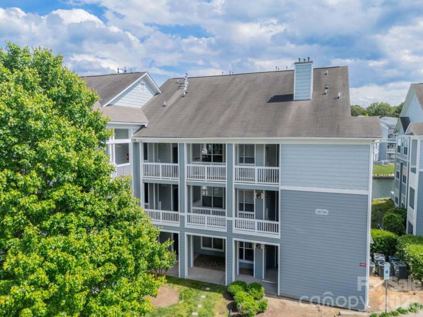 18736 Nautical Drive, Cornelius, NC 28031.  MLS# CAR4371248, YatesRealty ID 20051. 