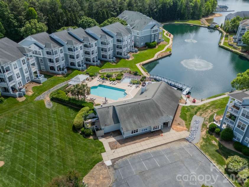 18736 Nautical Drive, Cornelius, NC 28031.  MLS# CAR4371248, YatesRealty ID 20051. 