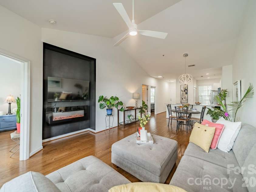 18736 Nautical Drive, Cornelius, NC 28031.  MLS# CAR4371248, YatesRealty ID 20051. Yes, not only is the fireplace extremely good looks, it actually does give off heat.  