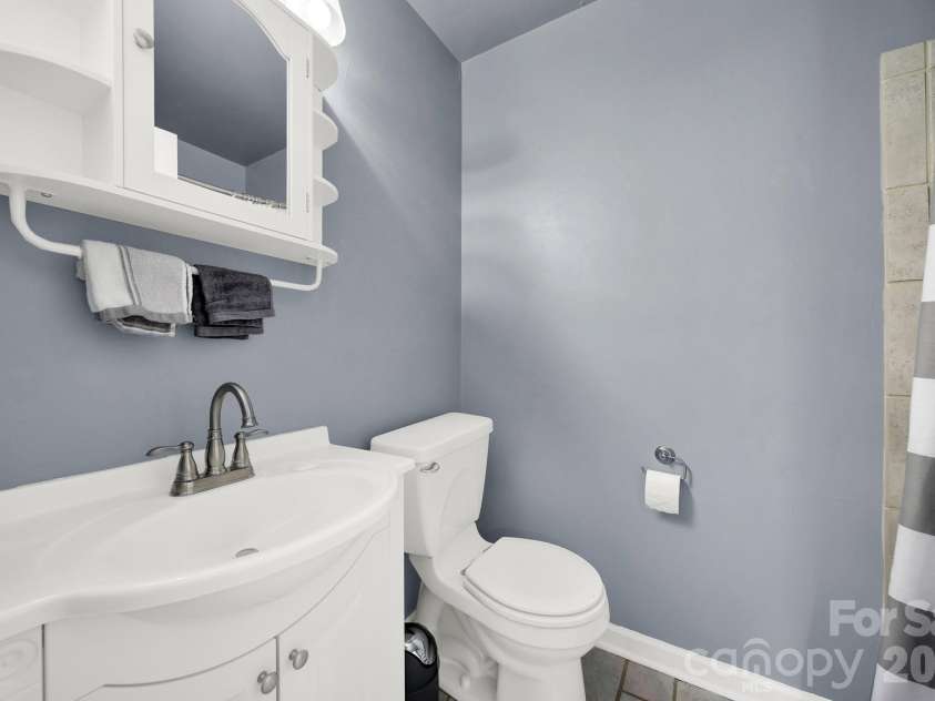 263 Fox Hollow Road, Mooresville, NC 28117.  MLS# CAR4360357, YatesRealty ID 20052. Full Bathroom