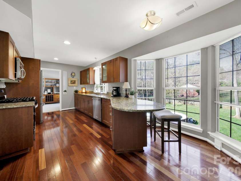 263 Fox Hollow Road, Mooresville, NC 28117.  MLS# CAR4360357, YatesRealty ID 20052. Kitchen