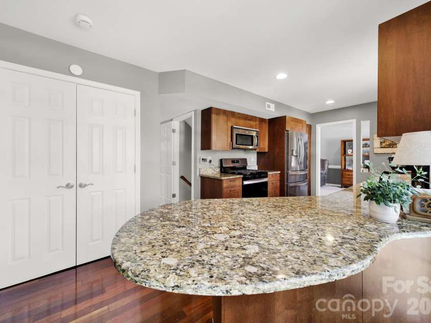 263 Fox Hollow Road, Mooresville, NC 28117.  MLS# CAR4360357, YatesRealty ID 20052. Kitchen
