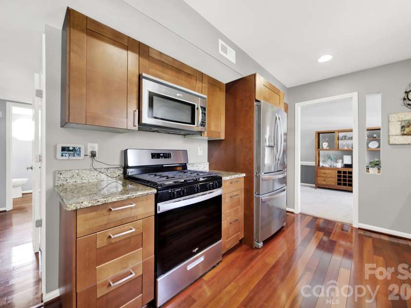 263 Fox Hollow Road, Mooresville, NC 28117.  MLS# CAR4360357, YatesRealty ID 20052. Kitchen