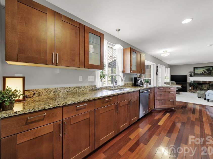 263 Fox Hollow Road, Mooresville, NC 28117.  MLS# CAR4360357, YatesRealty ID 20052. Kitchen