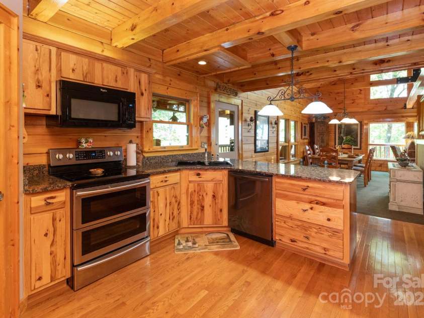 321 Tsalagi Trail, Maggie Valley, NC 28751.  MLS# CAR4267859, YatesRealty ID 20052. 