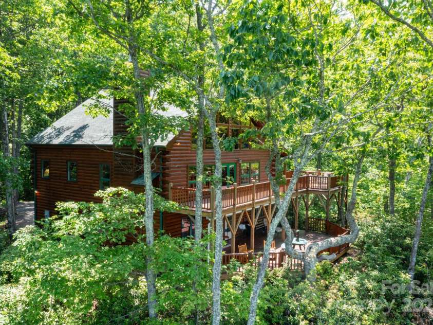 321 Tsalagi Trail, Maggie Valley, NC 28751.  MLS# CAR4267859, YatesRealty ID 20052. 