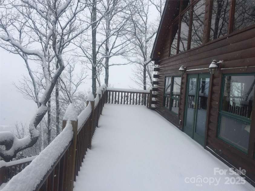 321 Tsalagi Trail, Maggie Valley, NC 28751.  MLS# CAR4267859, YatesRealty ID 20052. 