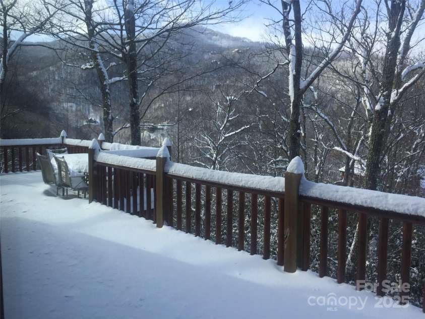 321 Tsalagi Trail, Maggie Valley, NC 28751.  MLS# CAR4267859, YatesRealty ID 20052. 