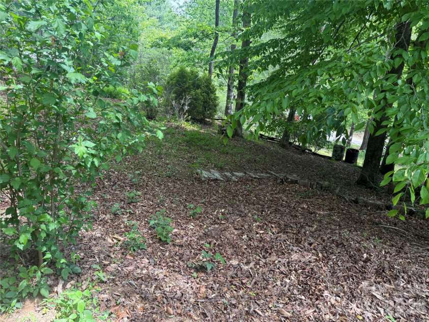 39 Lisa Court, Otto, NC 28763.  MLS# CAR4379777, YatesRealty ID 20053. 
