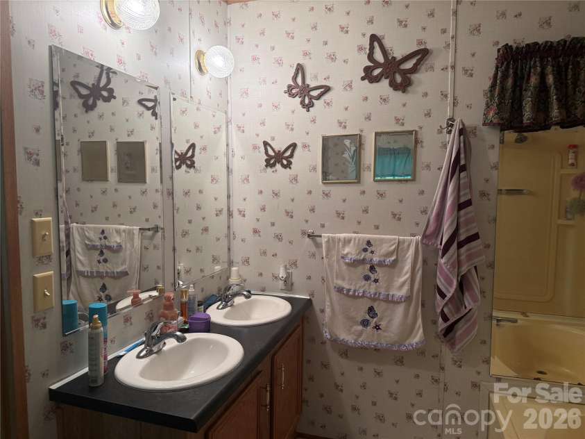39 Lisa Court, Otto, NC 28763.  MLS# CAR4379777, YatesRealty ID 20053. 