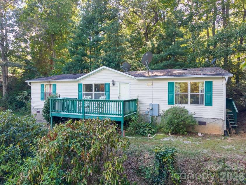 39 Lisa Court, Otto, NC 28763.  MLS# CAR4379777, YatesRealty ID 20053. 
