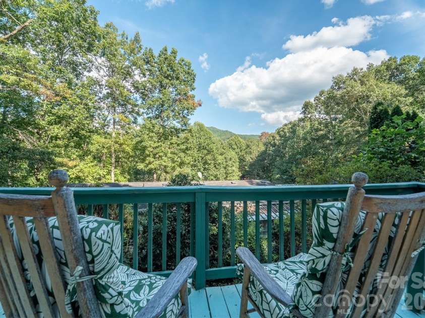 39 Lisa Court, Otto, NC 28763.  MLS# CAR4379777, YatesRealty ID 20053. 
