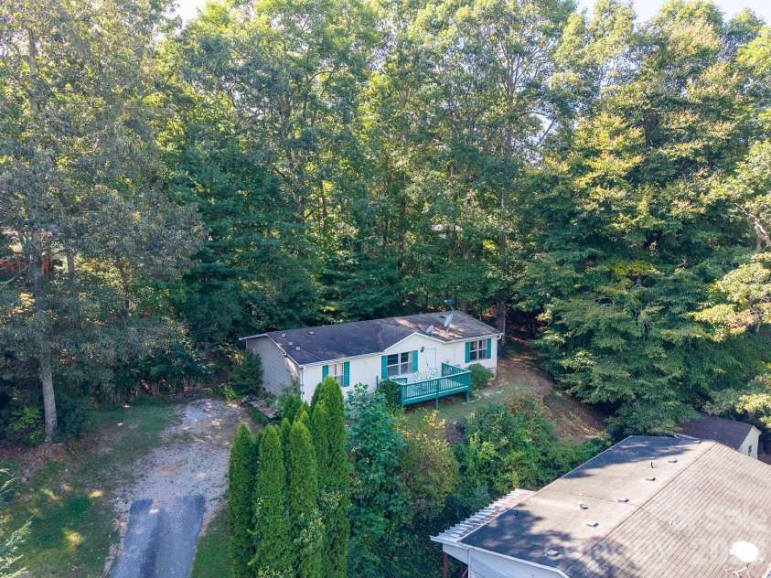 39 Lisa Court, Otto, NC 28763.  MLS# CAR4379777, YatesRealty ID 20053. 