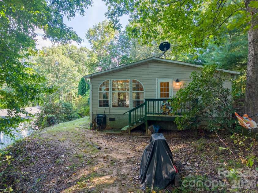 39 Lisa Court, Otto, NC 28763.  MLS# CAR4379777, YatesRealty ID 20053. 