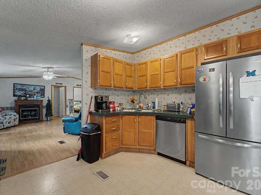 39 Lisa Court, Otto, NC 28763.  MLS# CAR4379777, YatesRealty ID 20053. 