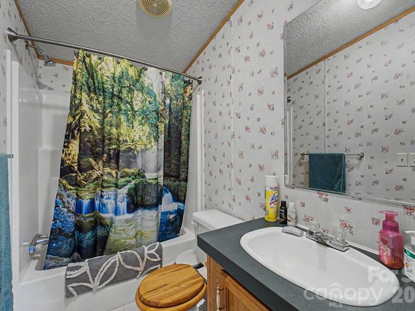 39 Lisa Court, Otto, NC 28763.  MLS# CAR4379777, YatesRealty ID 20053. 