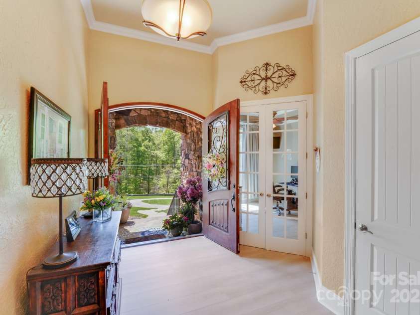 4071 King Wilkinson Road, Lincolnton, NC 28092.  MLS# CAR4241199, YatesRealty ID 20053. 