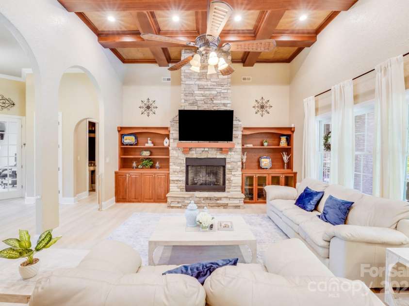 4071 King Wilkinson Road, Lincolnton, NC 28092.  MLS# CAR4241199, YatesRealty ID 20053. 