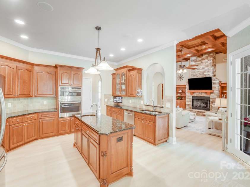 4071 King Wilkinson Road, Lincolnton, NC 28092.  MLS# CAR4241199, YatesRealty ID 20053. 