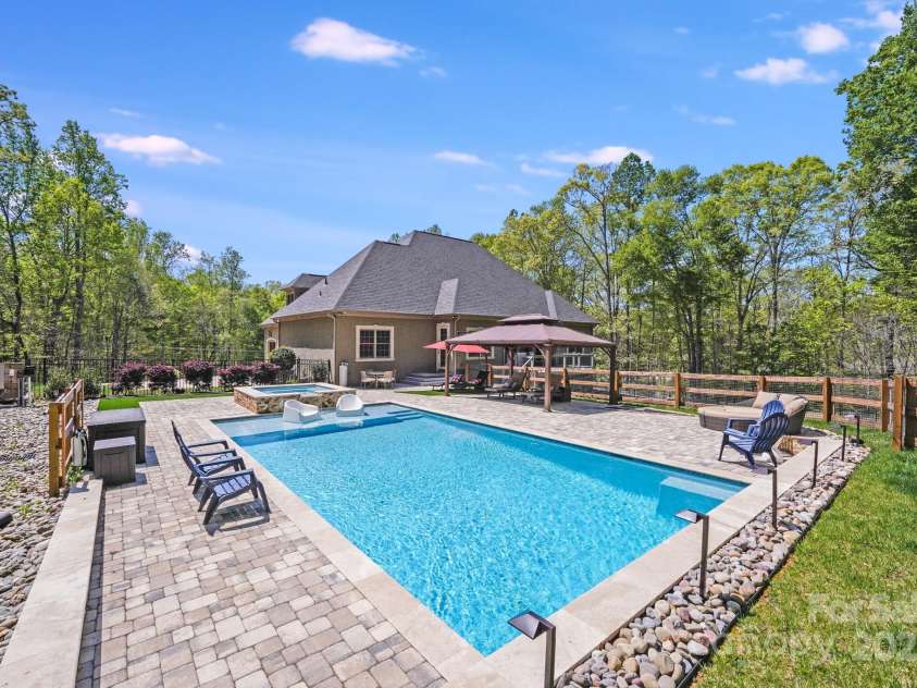 4071 King Wilkinson Road, Lincolnton, NC 28092.  MLS# CAR4241199, YatesRealty ID 20053. 