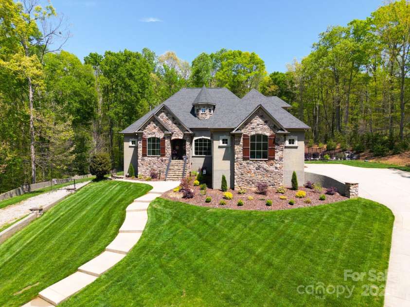 4071 King Wilkinson Road, Lincolnton, NC 28092.  MLS# CAR4241199, YatesRealty ID 20053. 