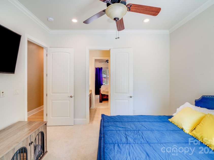 4071 King Wilkinson Road, Lincolnton, NC 28092.  MLS# CAR4241199, YatesRealty ID 20053. Secondary bedroom with Jack and Jill Bathroom