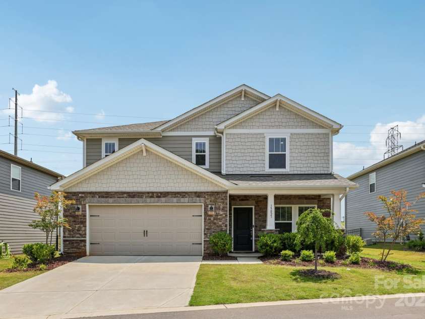 15023 Longmoore Drive, Charlotte, NC 28278.  MLS# CAR4260655, YatesRealty ID 20054. 