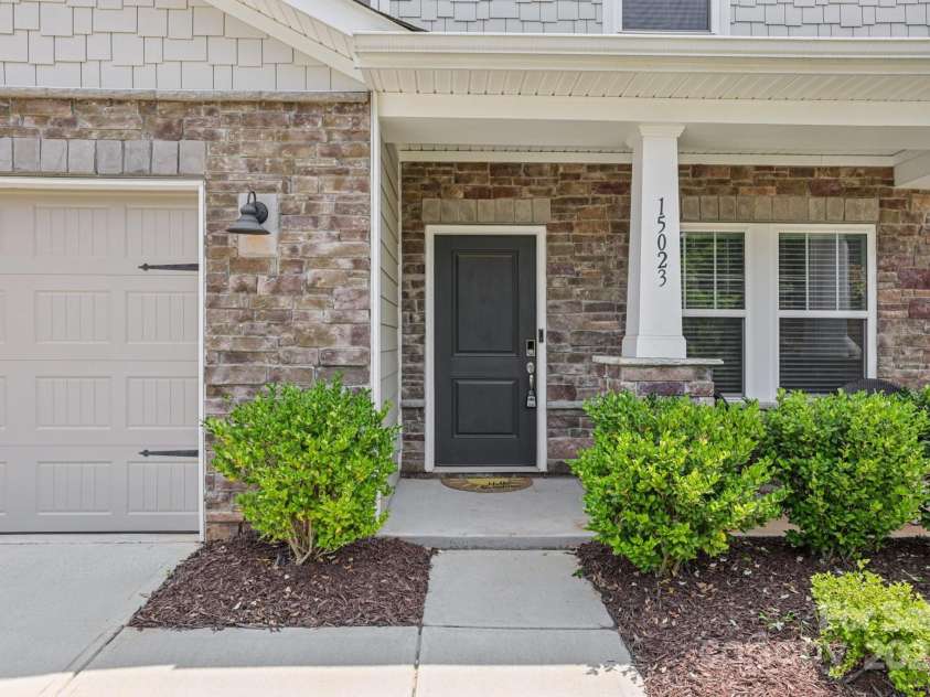 15023 Longmoore Drive, Charlotte, NC 28278.  MLS# CAR4260655, YatesRealty ID 20054. 