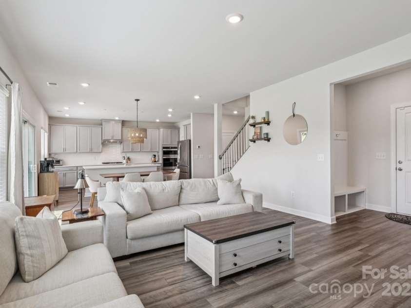15023 Longmoore Drive, Charlotte, NC 28278.  MLS# CAR4260655, YatesRealty ID 20054. 