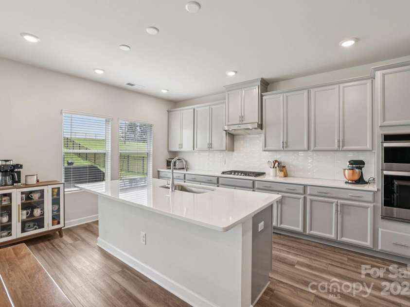 15023 Longmoore Drive, Charlotte, NC 28278.  MLS# CAR4260655, YatesRealty ID 20054. 
