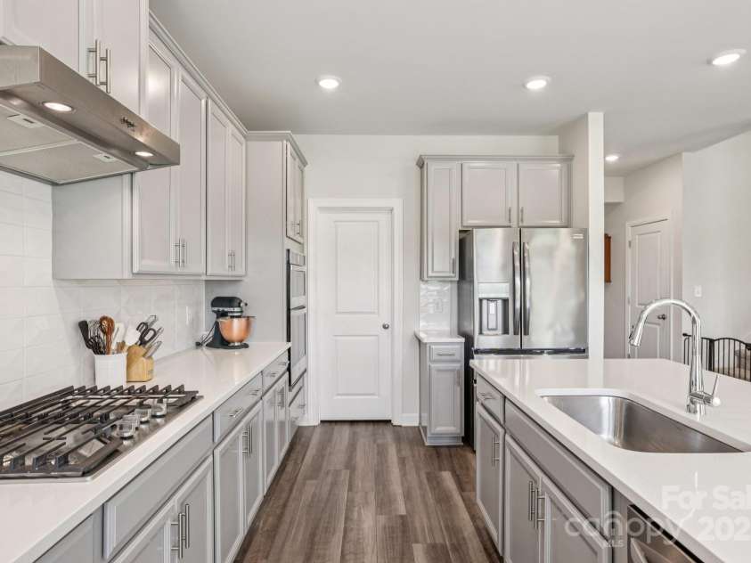 15023 Longmoore Drive, Charlotte, NC 28278.  MLS# CAR4260655, YatesRealty ID 20054. 