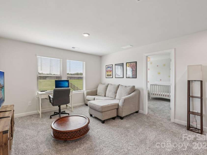 15023 Longmoore Drive, Charlotte, NC 28278.  MLS# CAR4260655, YatesRealty ID 20054. 