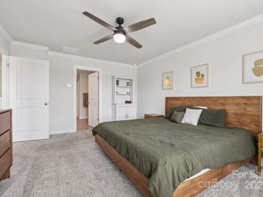 15023 Longmoore Drive, Charlotte, NC 28278.  MLS# CAR4260655, YatesRealty ID 20054. 
