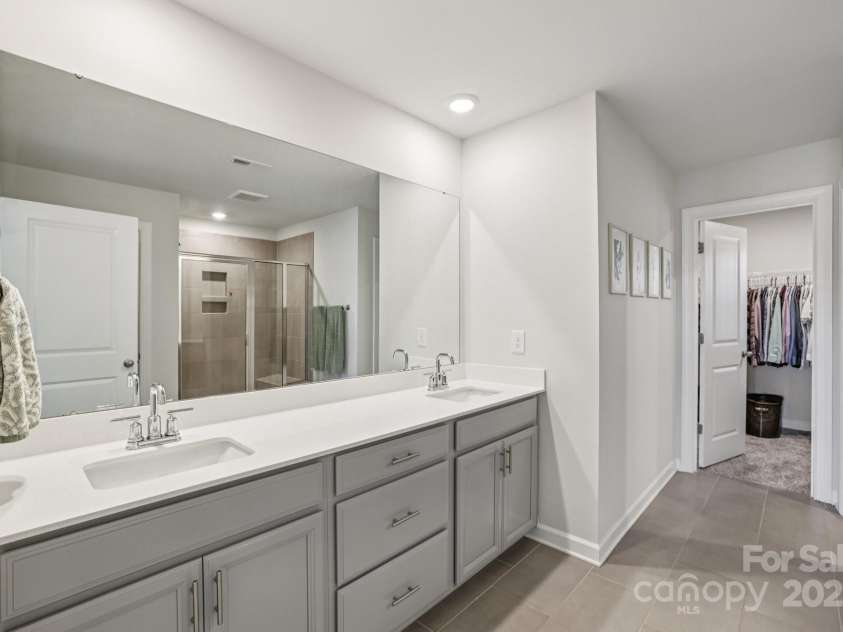 15023 Longmoore Drive, Charlotte, NC 28278.  MLS# CAR4260655, YatesRealty ID 20054. 