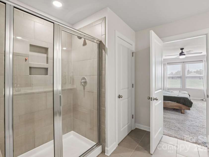 15023 Longmoore Drive, Charlotte, NC 28278.  MLS# CAR4260655, YatesRealty ID 20054. 