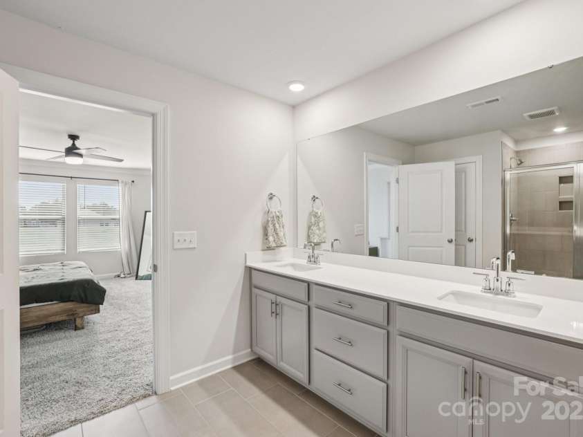 15023 Longmoore Drive, Charlotte, NC 28278.  MLS# CAR4260655, YatesRealty ID 20054. 