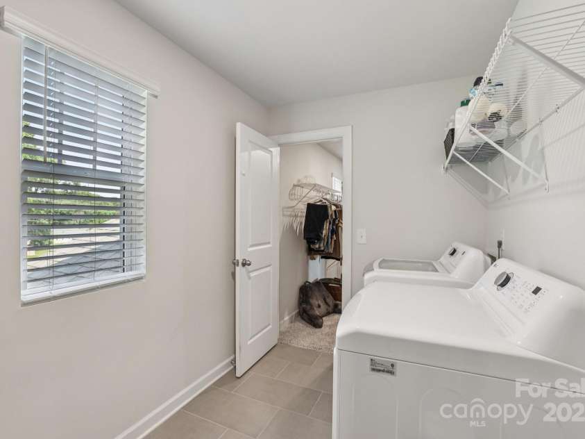 15023 Longmoore Drive, Charlotte, NC 28278.  MLS# CAR4260655, YatesRealty ID 20054. 