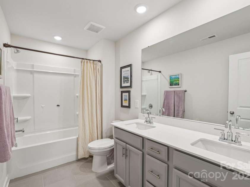 15023 Longmoore Drive, Charlotte, NC 28278.  MLS# CAR4260655, YatesRealty ID 20054. 