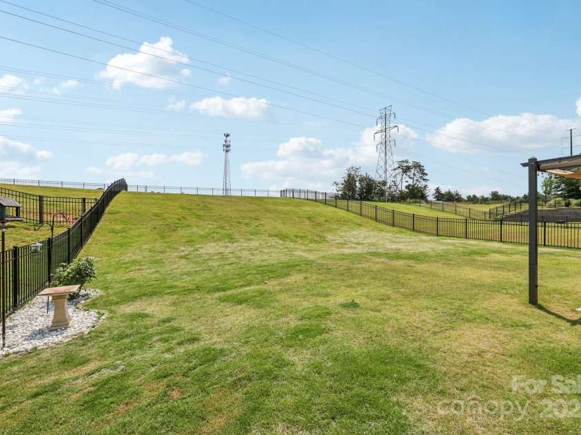 15023 Longmoore Drive, Charlotte, NC 28278.  MLS# CAR4260655, YatesRealty ID 20054. 