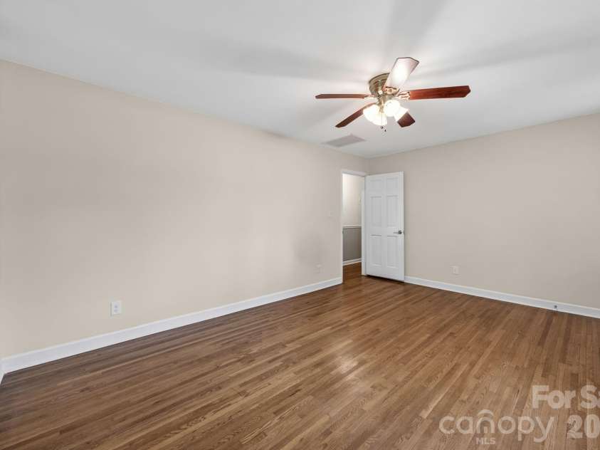 2713 Kilborne Drive, Charlotte, NC 28205.  MLS# CAR4376113, YatesRealty ID 20054. 