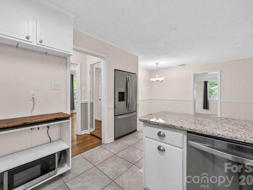 2713 Kilborne Drive, Charlotte, NC 28205.  MLS# CAR4376113, YatesRealty ID 20054. 