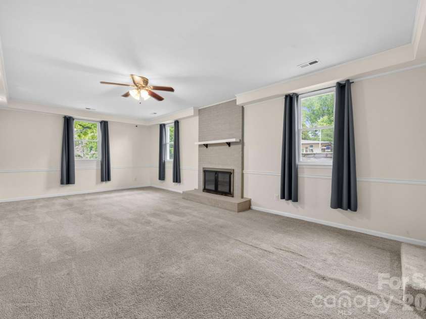 2713 Kilborne Drive, Charlotte, NC 28205.  MLS# CAR4376113, YatesRealty ID 20054. 